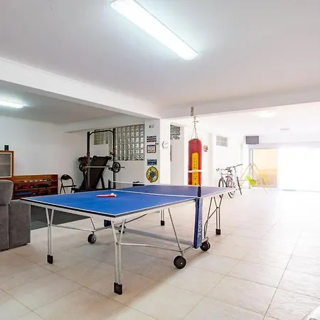 Armando - Splendid 6 Bedroom In - Private Heated Pool - Games - Fitness Are فيلة