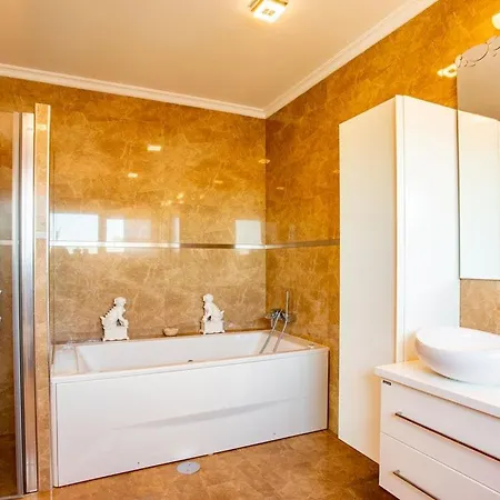 فيلة Armando - Splendid 6 Bedroom In - Private Heated Pool - Games - Fitness Are