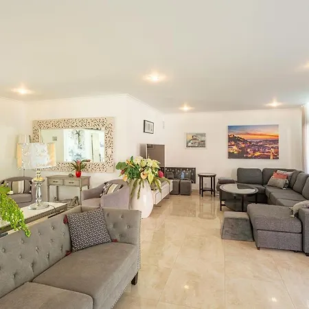فيلة Armando - Splendid 6 Bedroom In - Private Heated Pool - Games - Fitness Are