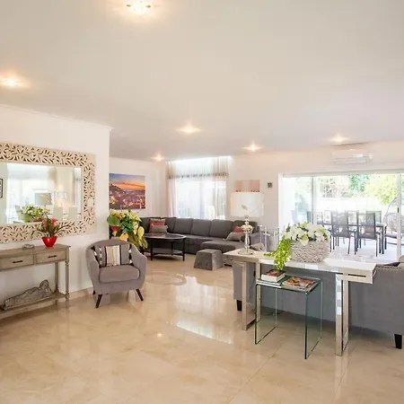 Armando - Splendid 6 Bedroom In - Private Heated Pool - Games - Fitness Are *