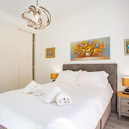Armando - Splendid 6 Bedroom In - Private Heated Pool - Games - Fitness Are *